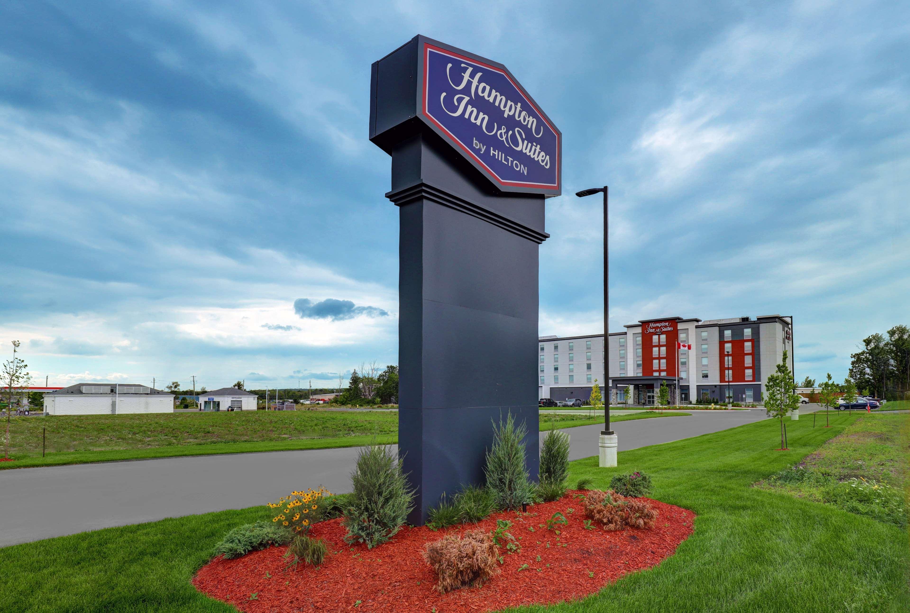 Hampton Inn & Suites Belleville Exterior photo