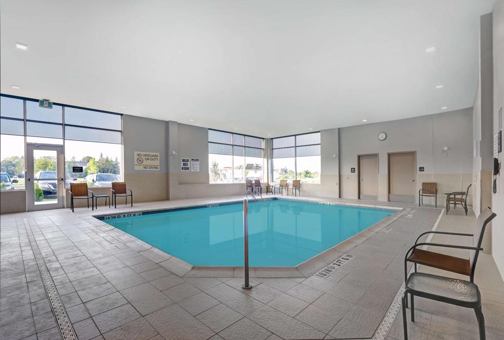 Hampton Inn & Suites Belleville Exterior photo