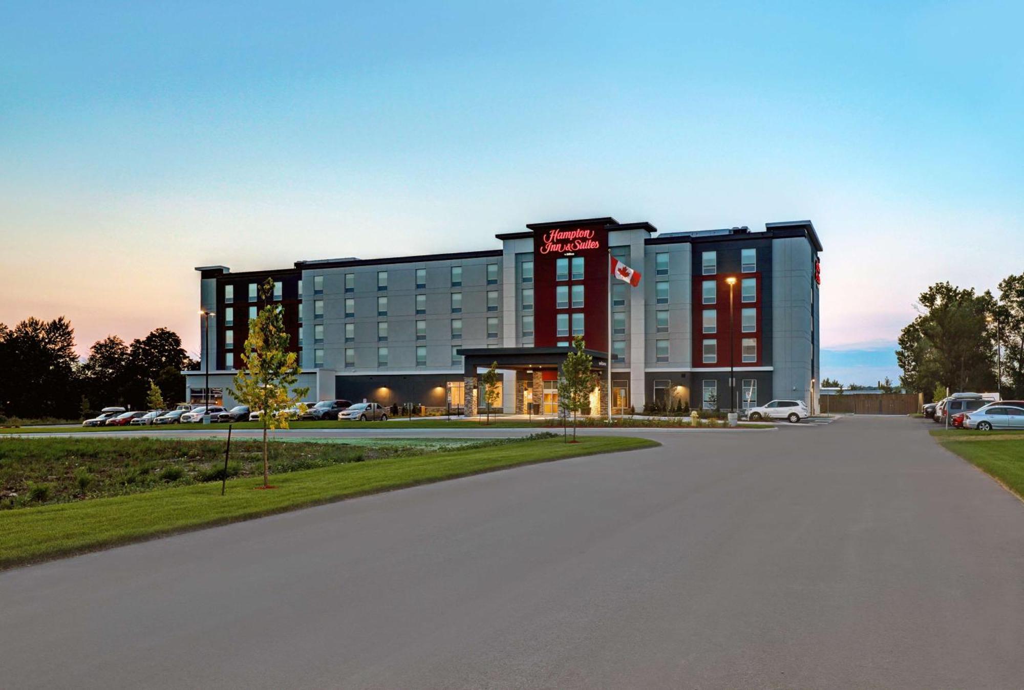 Hampton Inn & Suites Belleville Exterior photo
